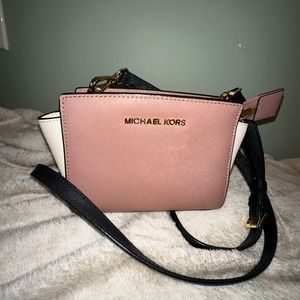 Michael kors crossbody bag